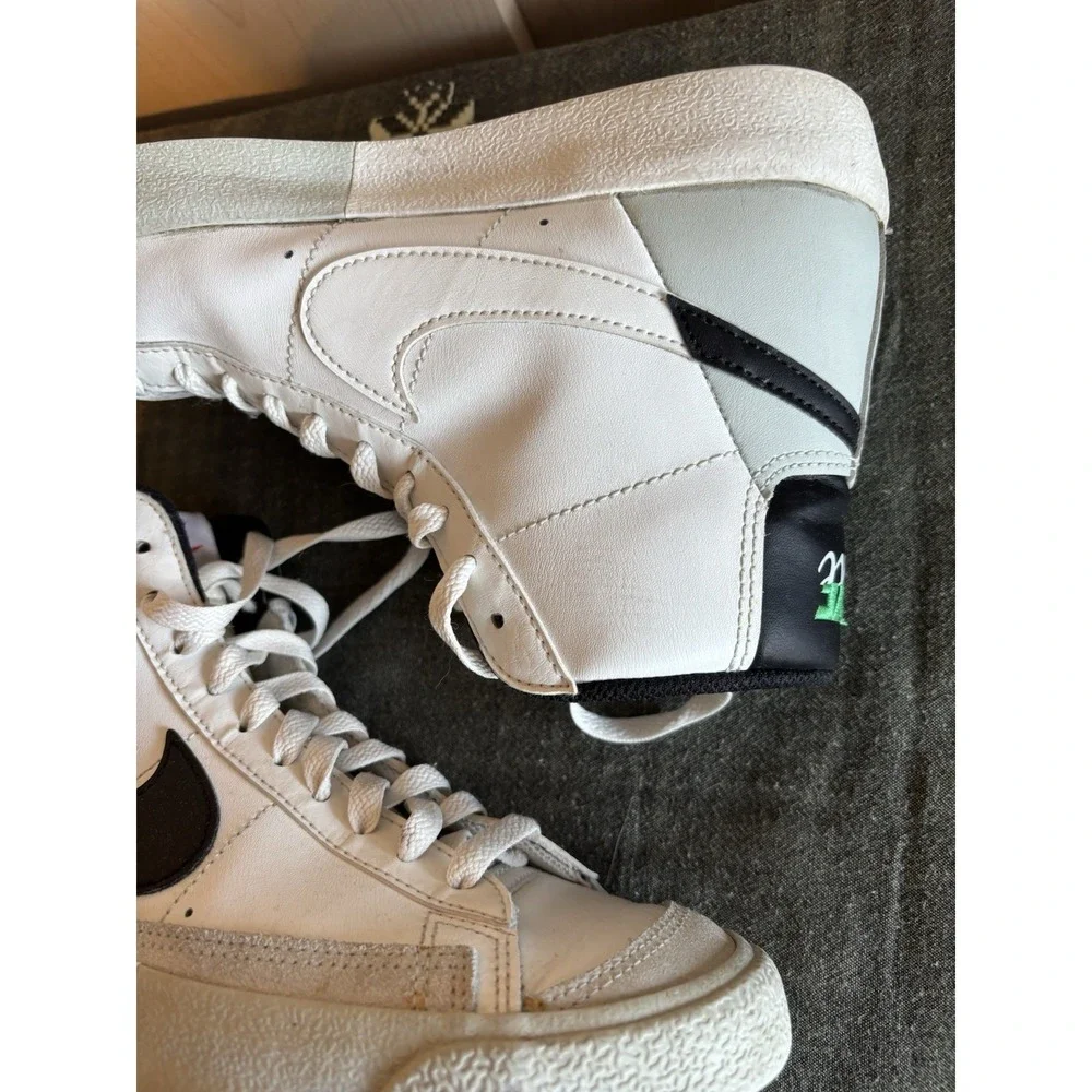 Nike Blazer Mid '77‎ SE Kids Size 5.5Y White Gray Mint Athletic Walking Shoes